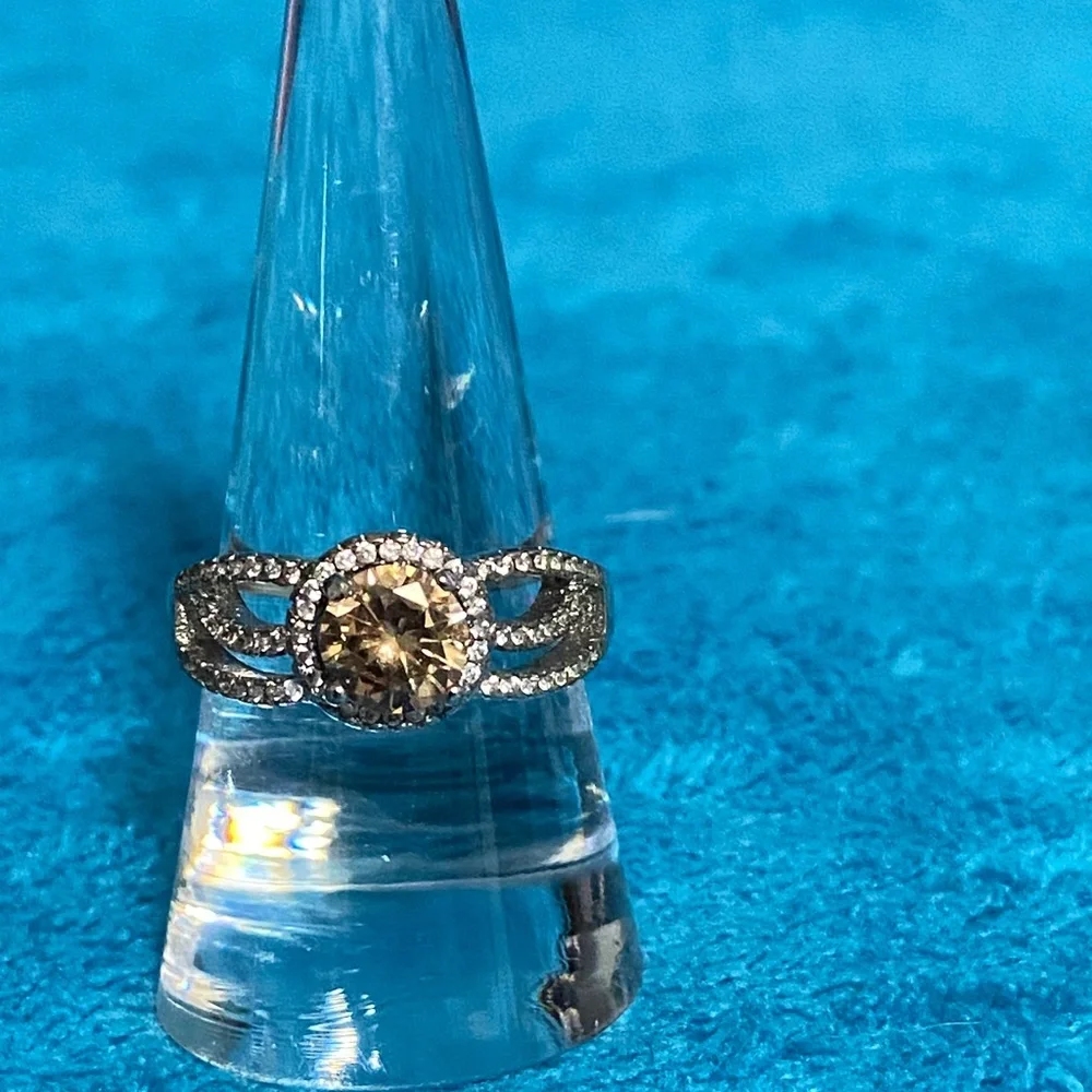 Elegant Gold and Silver Women's Ring